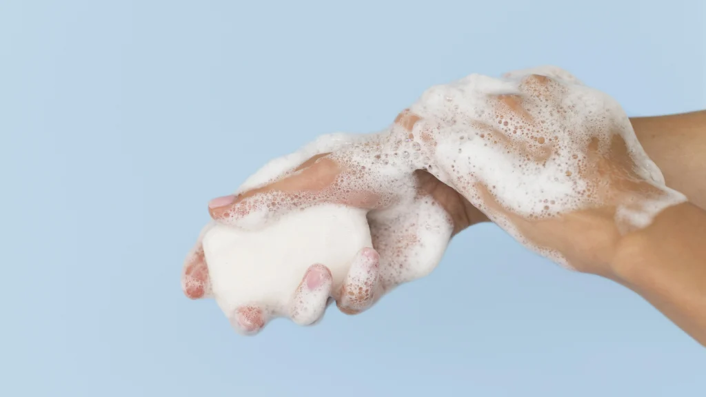 savon de riz utilisé dans une routine de skincare coréenne